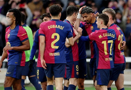 Barcelona Crush 10-Man Real Sociedad 4-0 to Reclaim LaLiga Lead