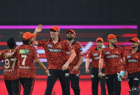 Sunrisers Hyderabad Outplay Royal Challengers Bengaluru in IPL 2025 Clash