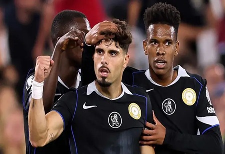 Chelsea Crush West Ham 5-1, Turn Up Heat on Potter