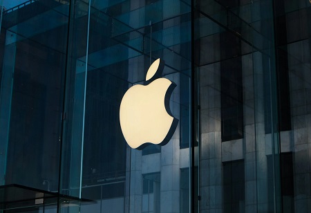 Apple Plans Three-Year iPhone Makeover to Stay Ahead in Smartphone Race