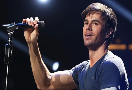 Kashmiri Brandy Joins Enrique Iglesias for Mumbai Concert Hype Kashmiri Brandy Joins Enrique Iglesias for Mumbai Concert Hype