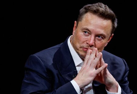 Elon Musk Claims that X will Become Earth Group Chat